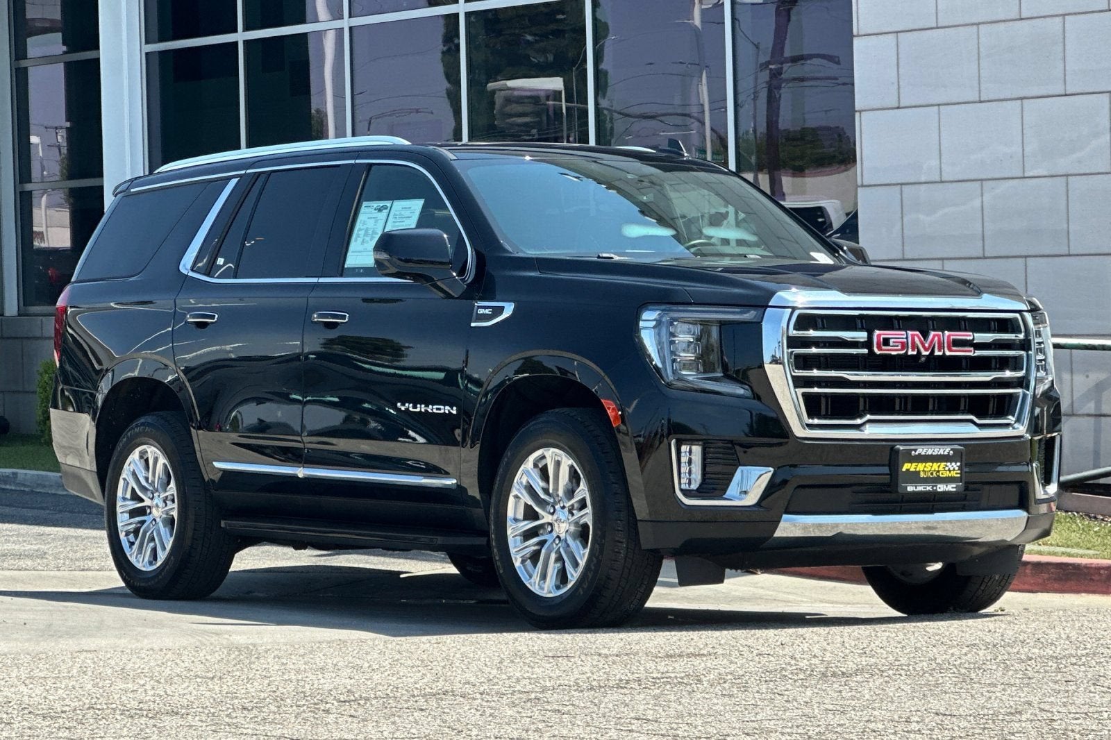 2023 GMC Yukon SLT