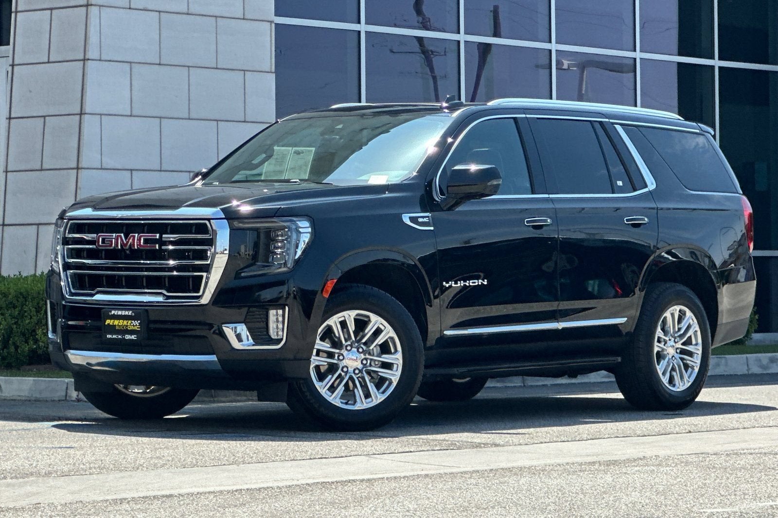 2023 GMC Yukon SLT