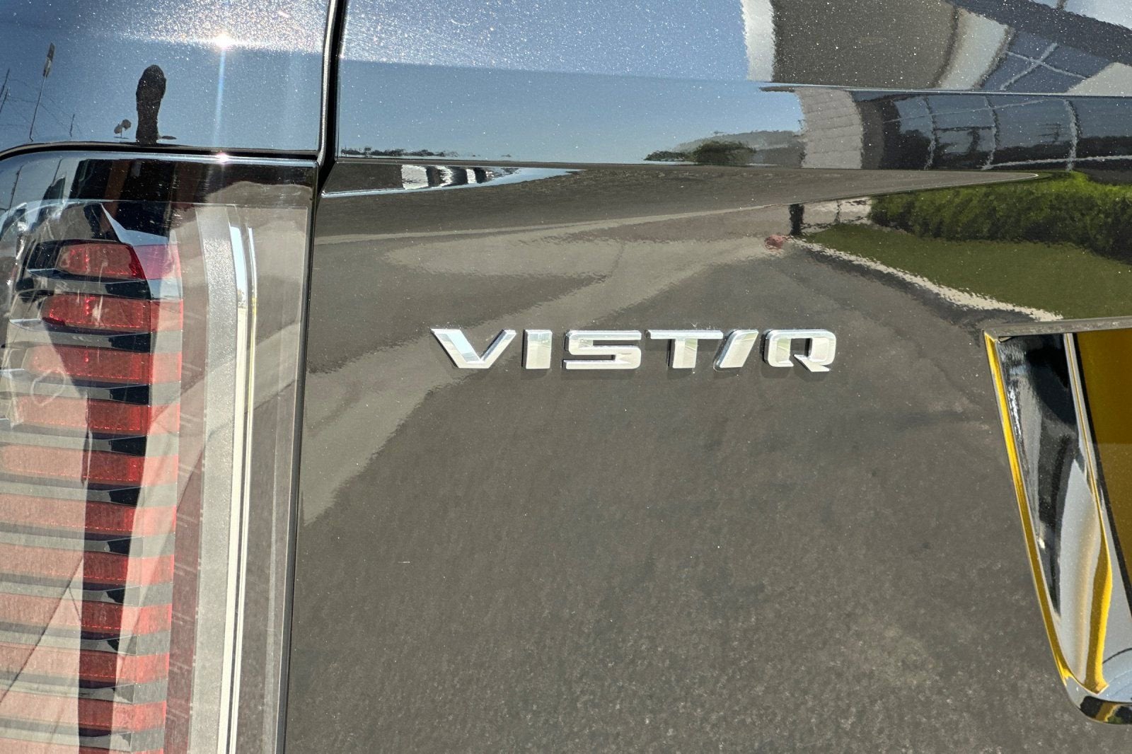 2026 Cadillac VISTIQ Luxury