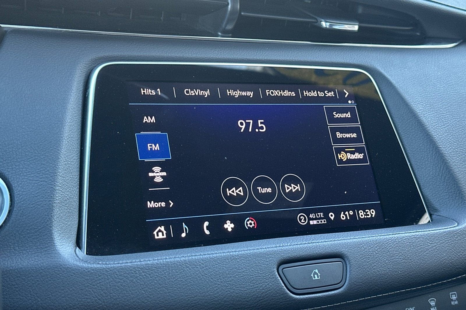 2023 Cadillac XT4 Premium Luxury