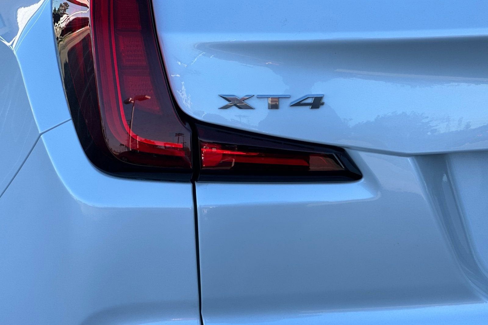 2023 Cadillac XT4 Premium Luxury