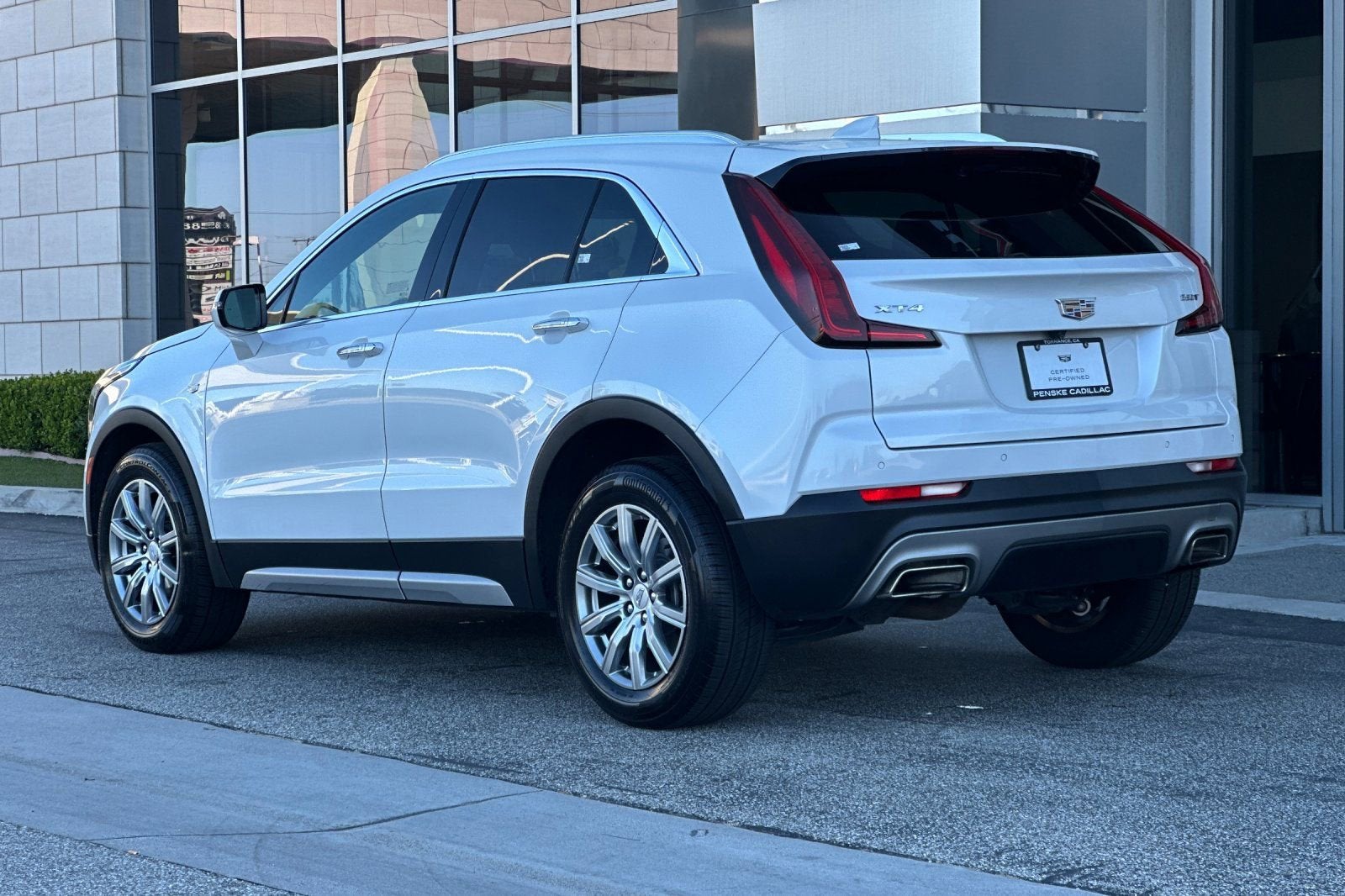 2023 Cadillac XT4 Premium Luxury