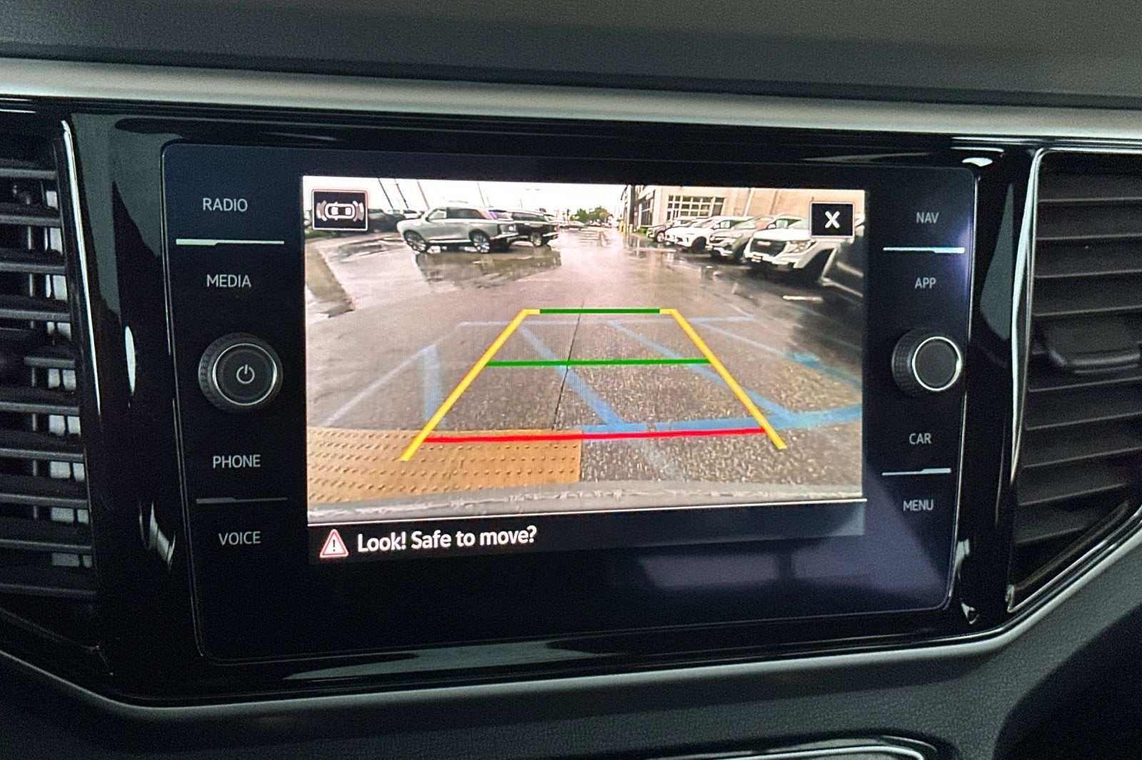 2022 Volkswagen Atlas Cross Sport 3.6L V6 SEL R-Line