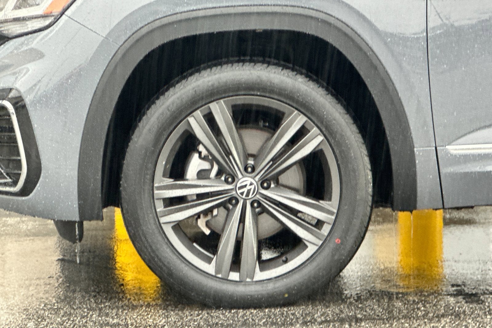 2022 Volkswagen Atlas Cross Sport 3.6L V6 SEL R-Line