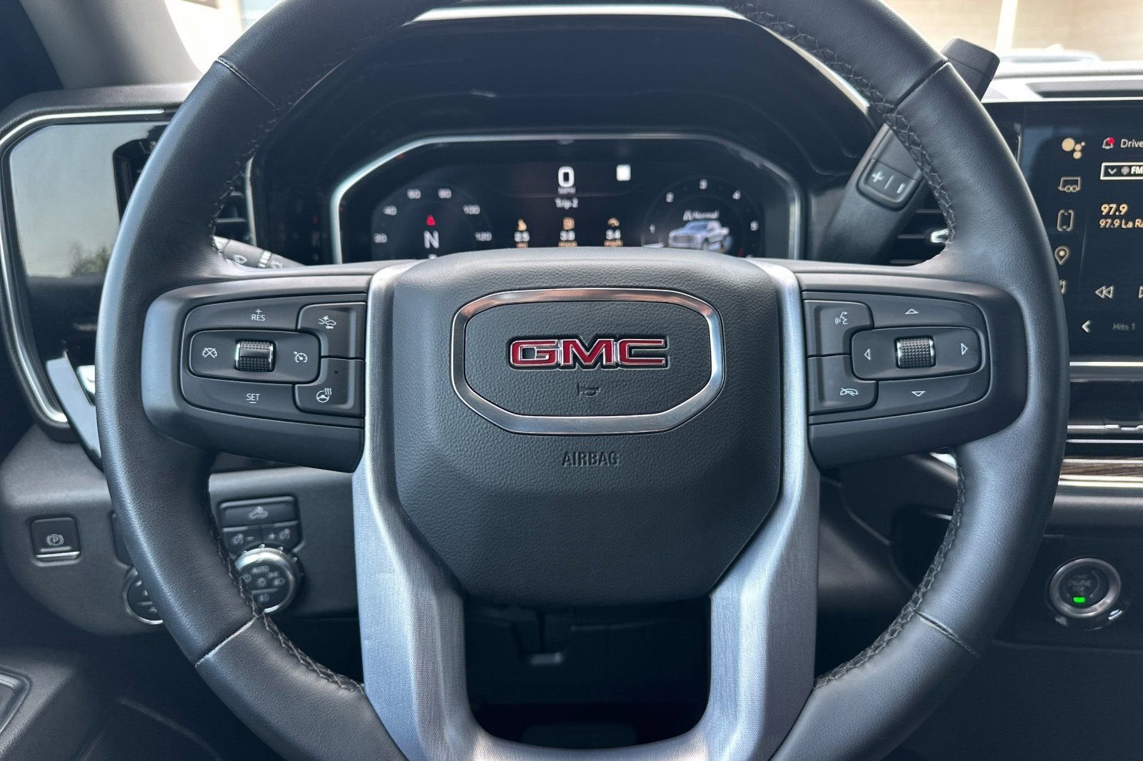 2023 GMC Sierra 1500 Elevation