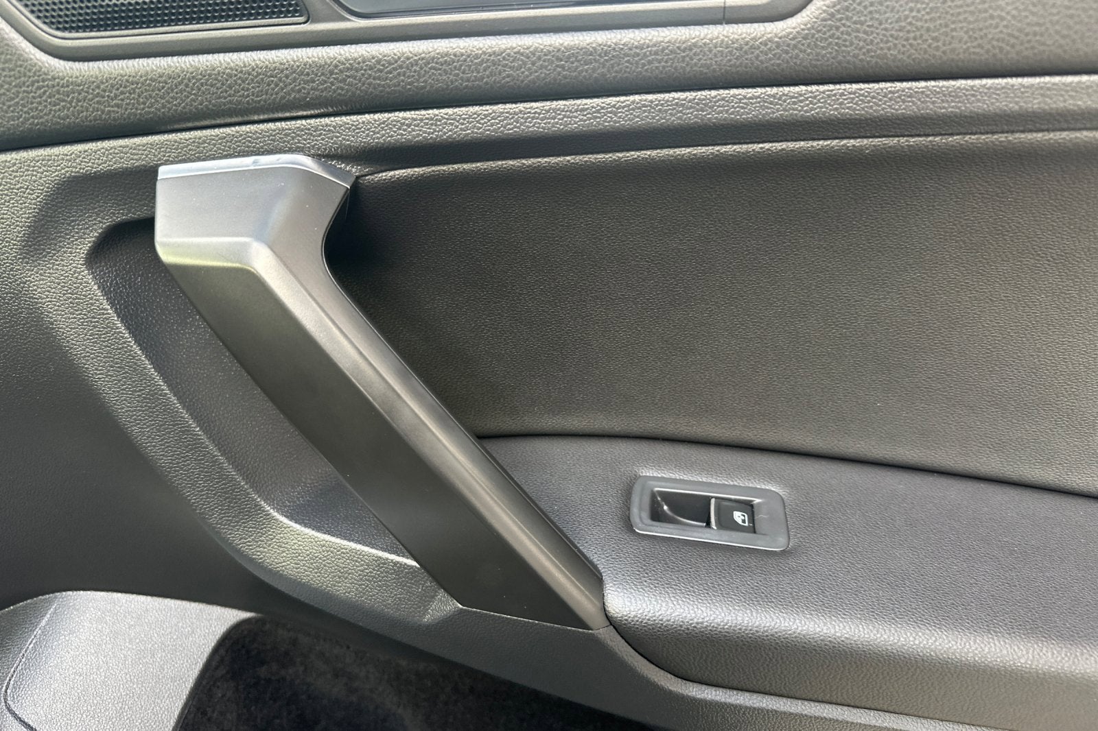 2021 Volkswagen Tiguan 2.0T SE R-Line Black