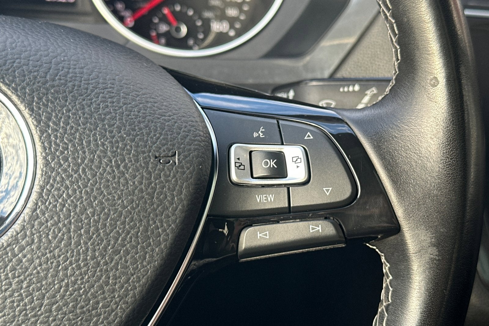 2021 Volkswagen Tiguan 2.0T SE R-Line Black