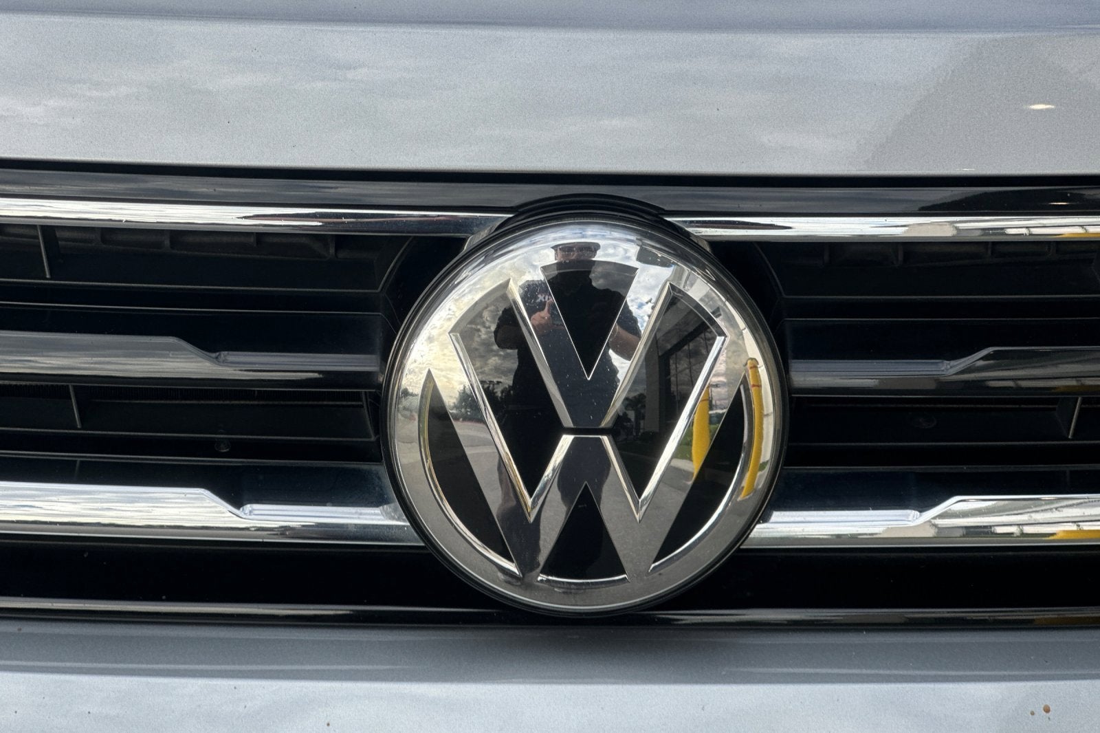 2021 Volkswagen Tiguan 2.0T SE R-Line Black