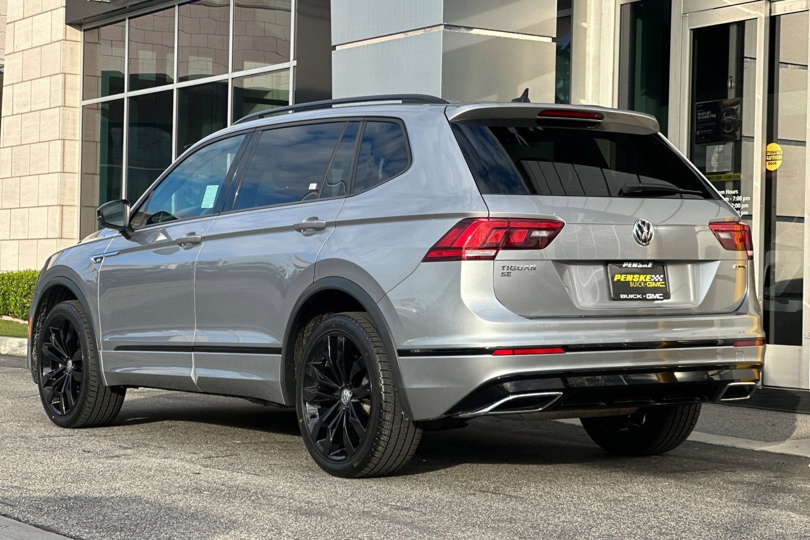 2021 Volkswagen Tiguan 2.0T SE R-Line Black