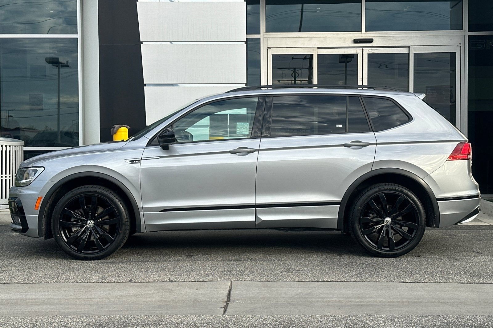 2021 Volkswagen Tiguan 2.0T SE R-Line Black