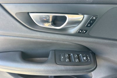 2024 Volvo S60 Core Dark Theme