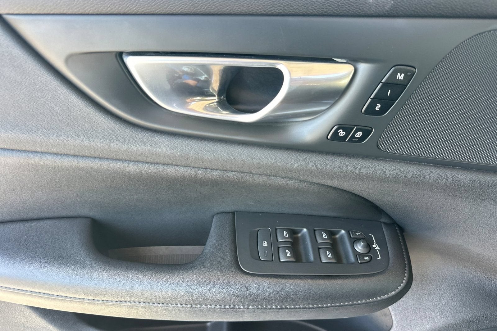 2024 Volvo S60 Core Dark Theme