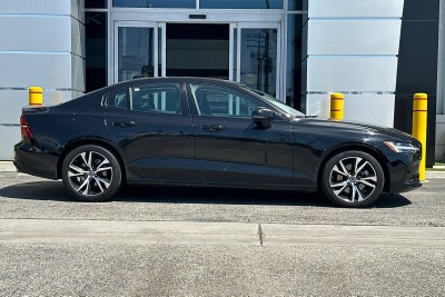 2024 Volvo S60 Core Dark Theme