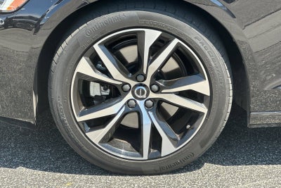 2024 Volvo S60 Core Dark Theme