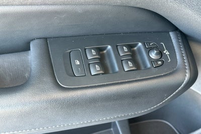 2024 Volvo XC60 Core Dark Theme
