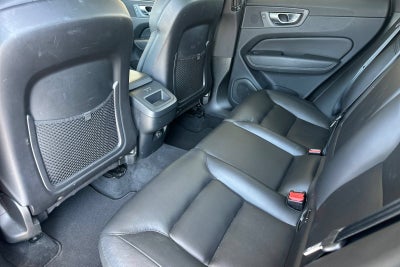 2024 Volvo XC60 Core Dark Theme