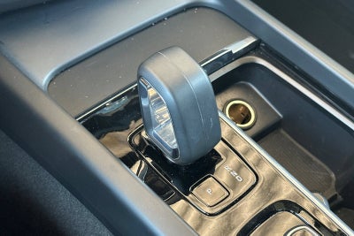 2024 Volvo XC60 Core Dark Theme