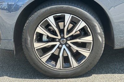 2024 Volvo XC60 Core Dark Theme