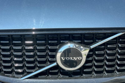 2024 Volvo XC60 Core Dark Theme
