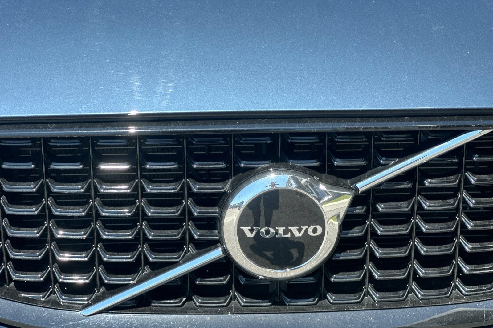 2024 Volvo XC60 Core Dark Theme