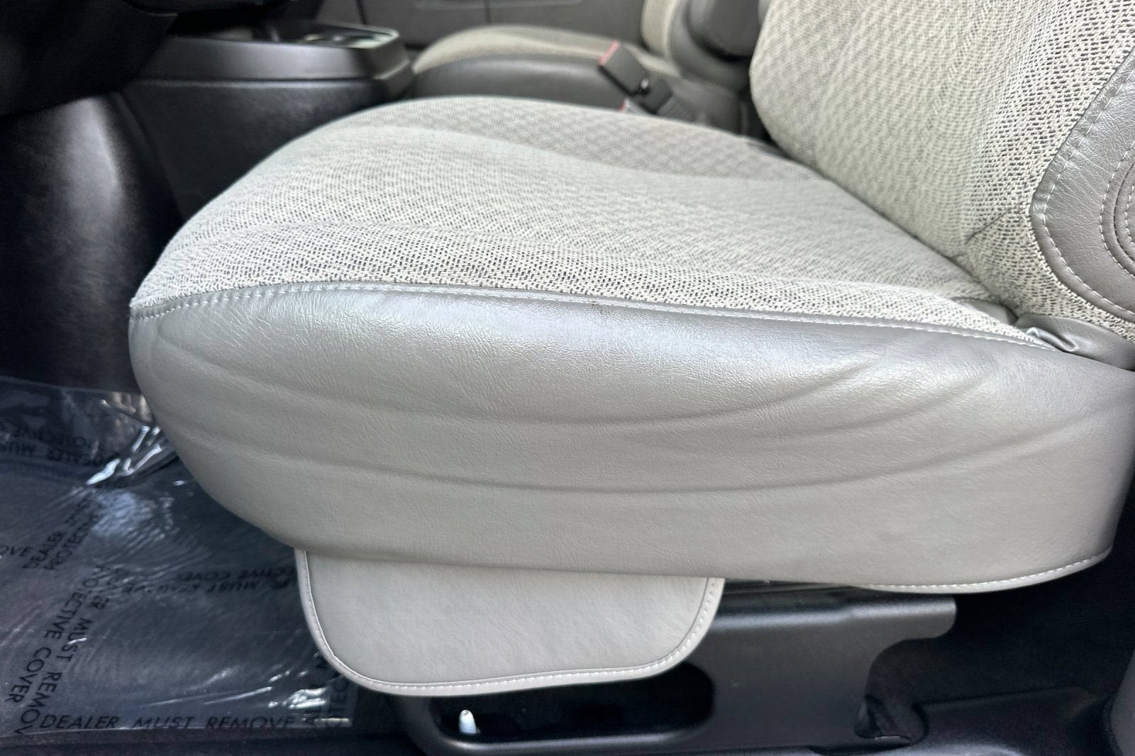 2024 Chevrolet Express Passenger 3500 1LT
