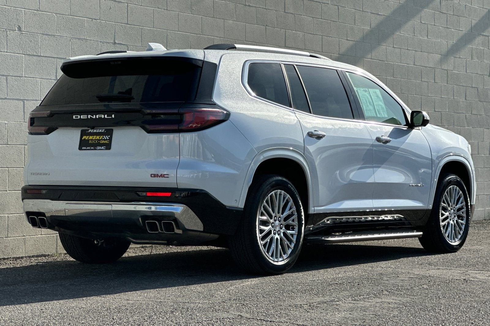 2025 GMC Acadia Denali