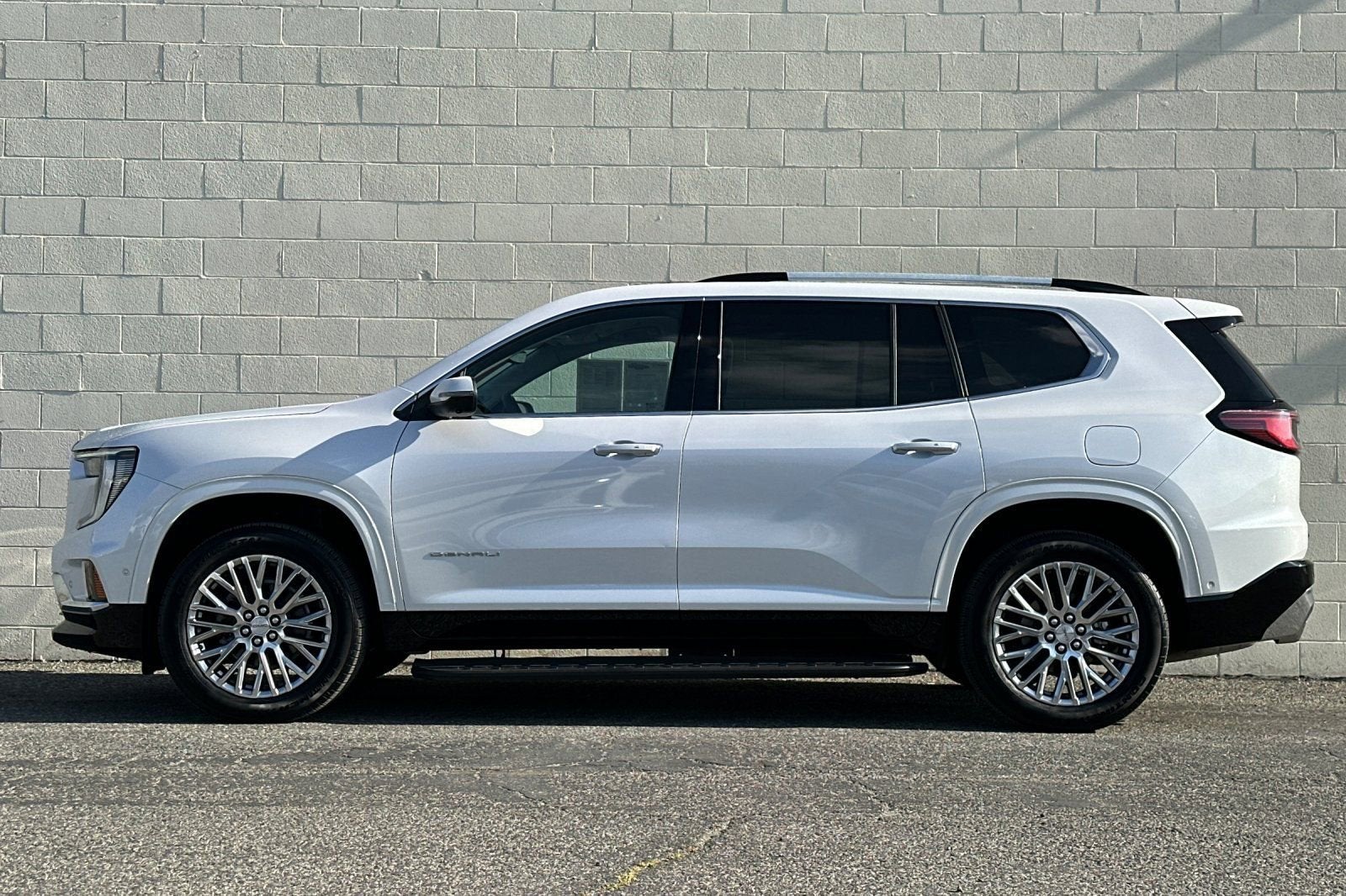 2025 GMC Acadia Denali