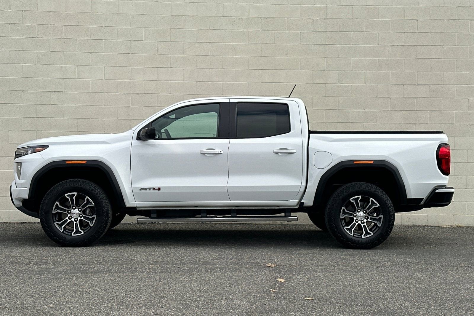 2023 GMC Canyon AT4