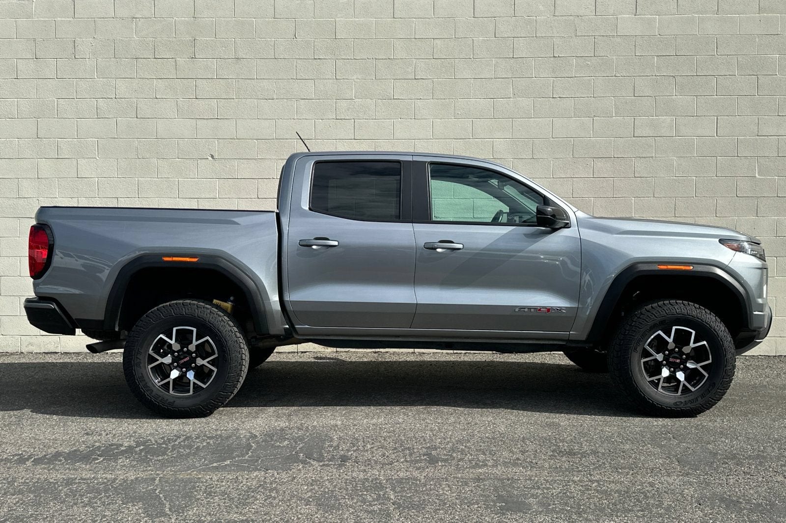 2024 GMC Canyon AT4X