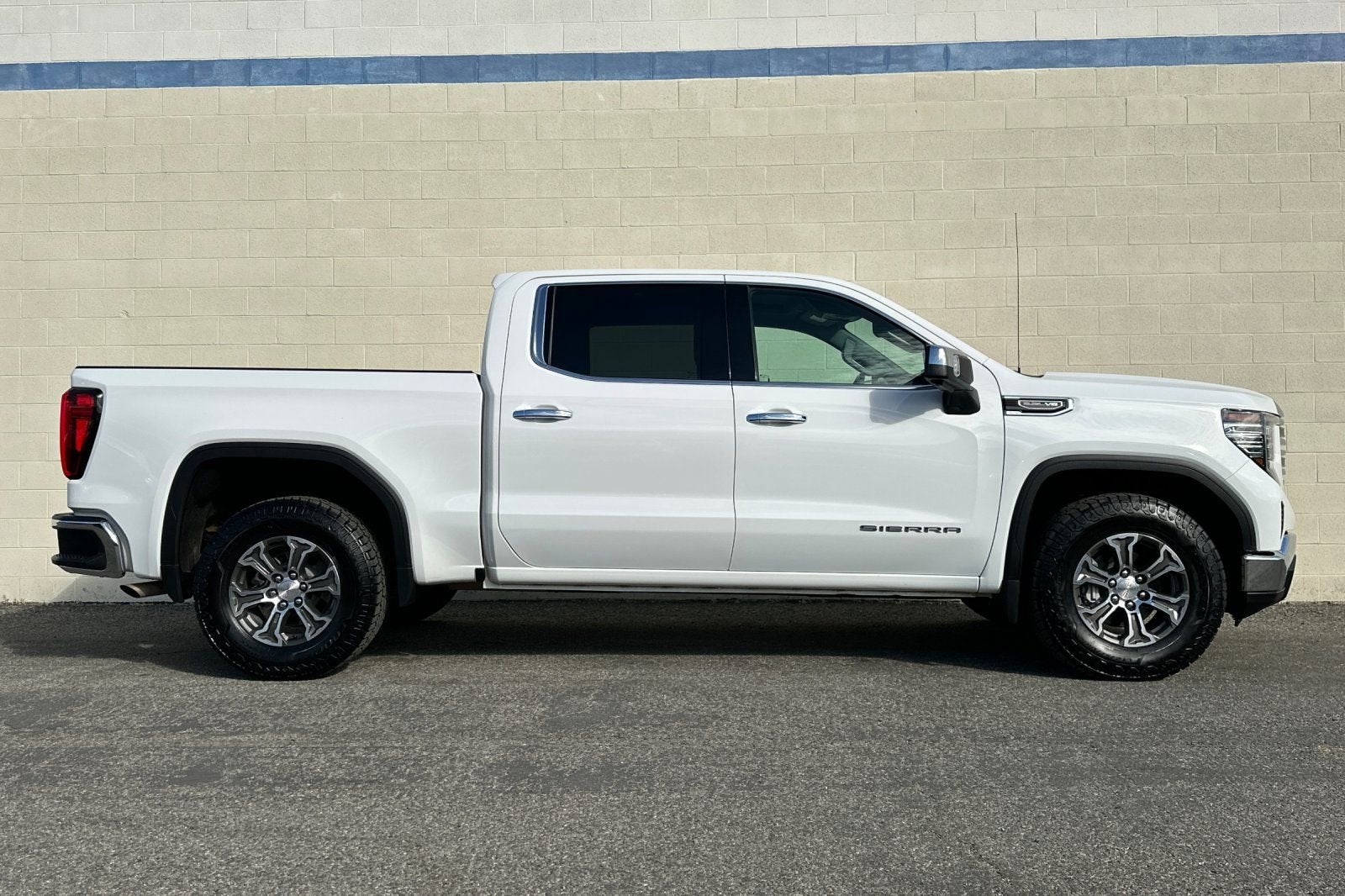 2025 GMC Sierra 1500 SLT