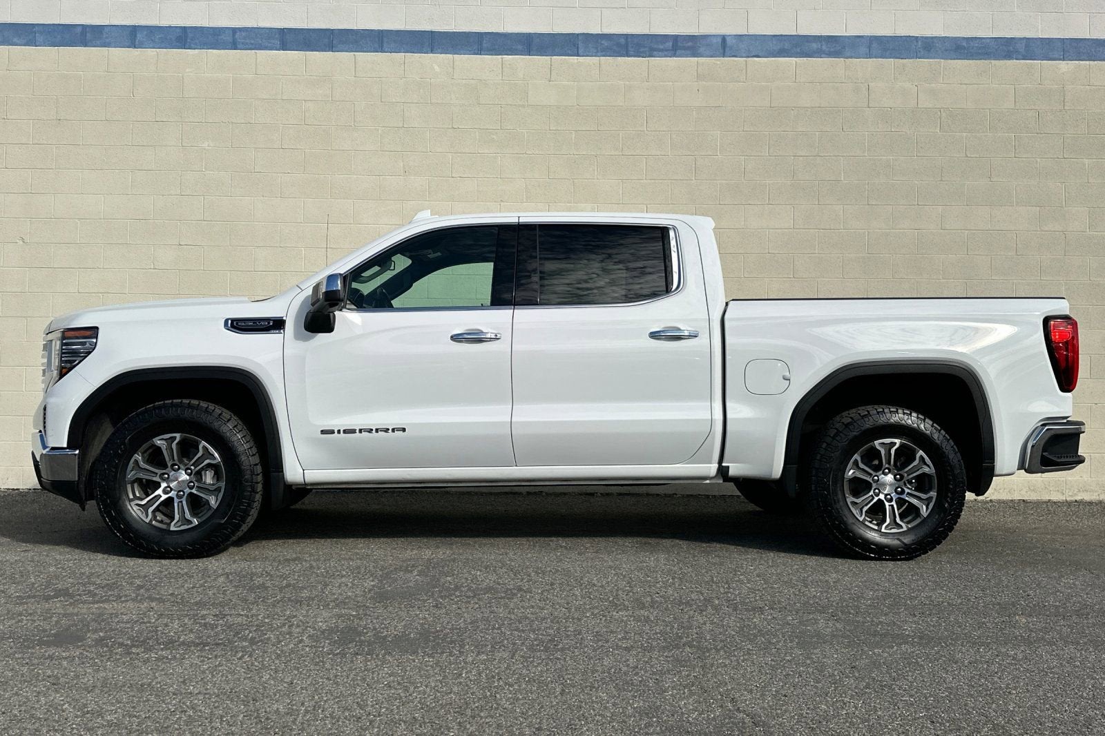 2025 GMC Sierra 1500 SLT