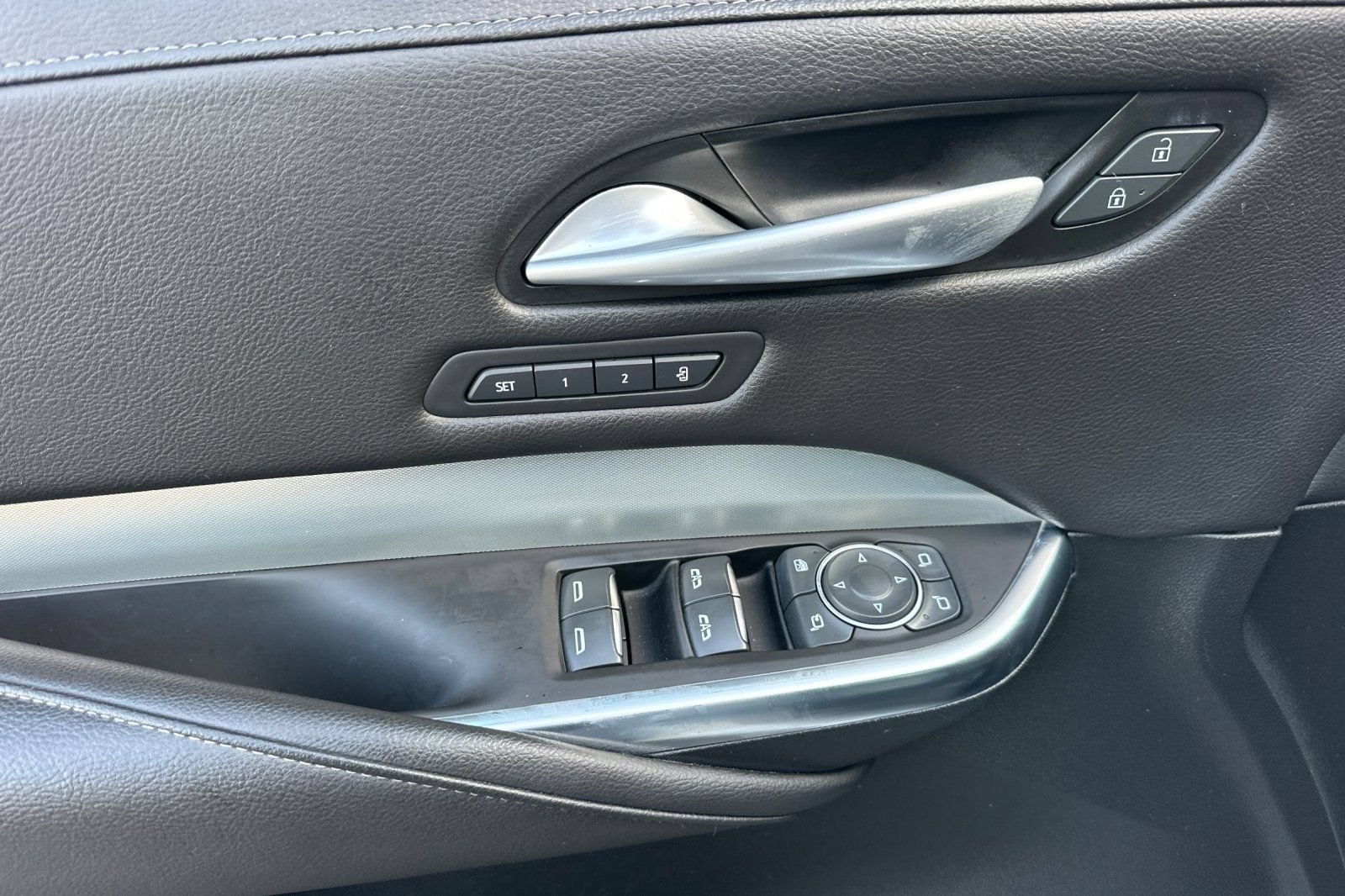 2023 Cadillac XT4 FWD Premium Luxury