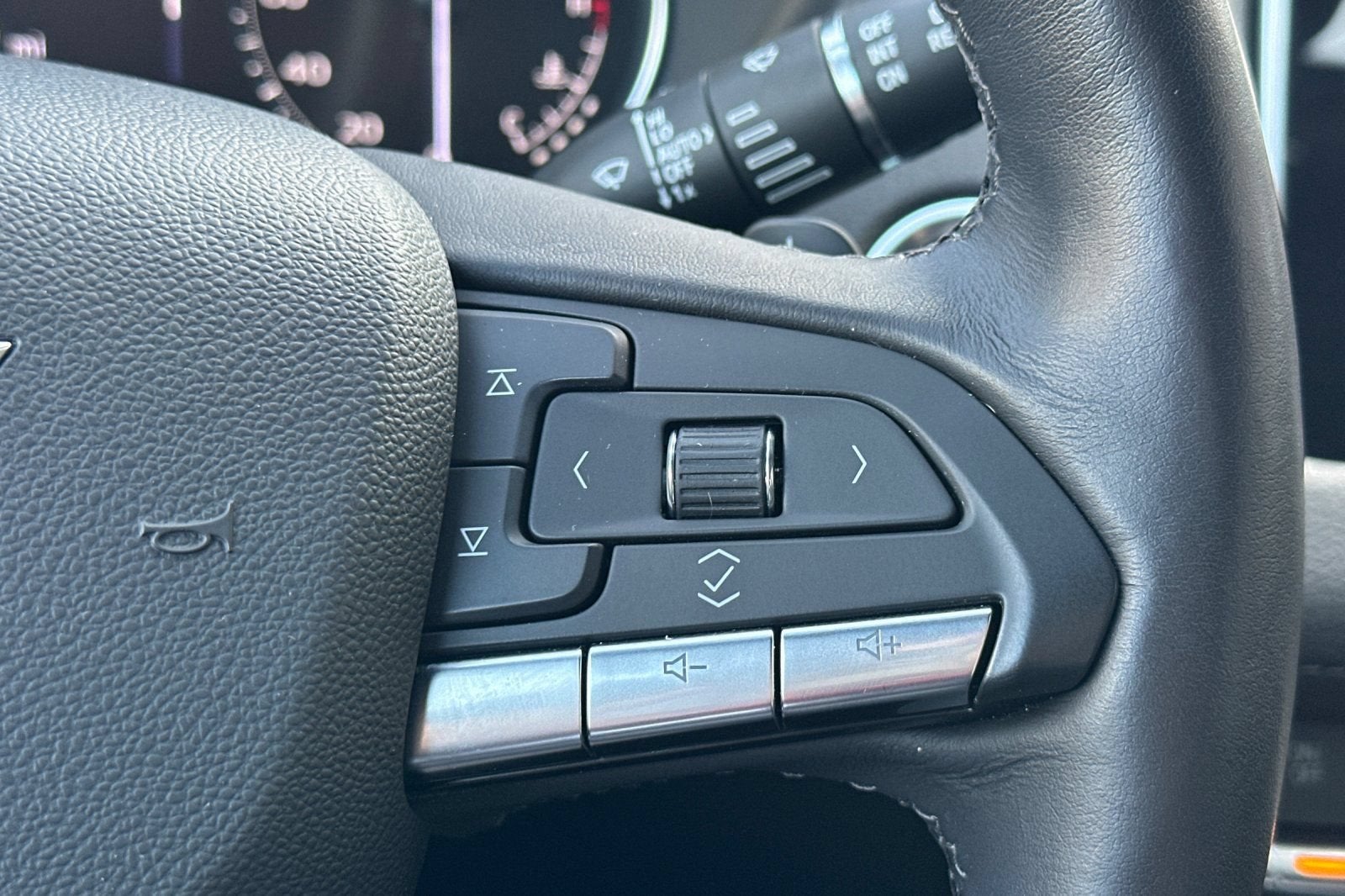 2023 Cadillac XT4 FWD Premium Luxury