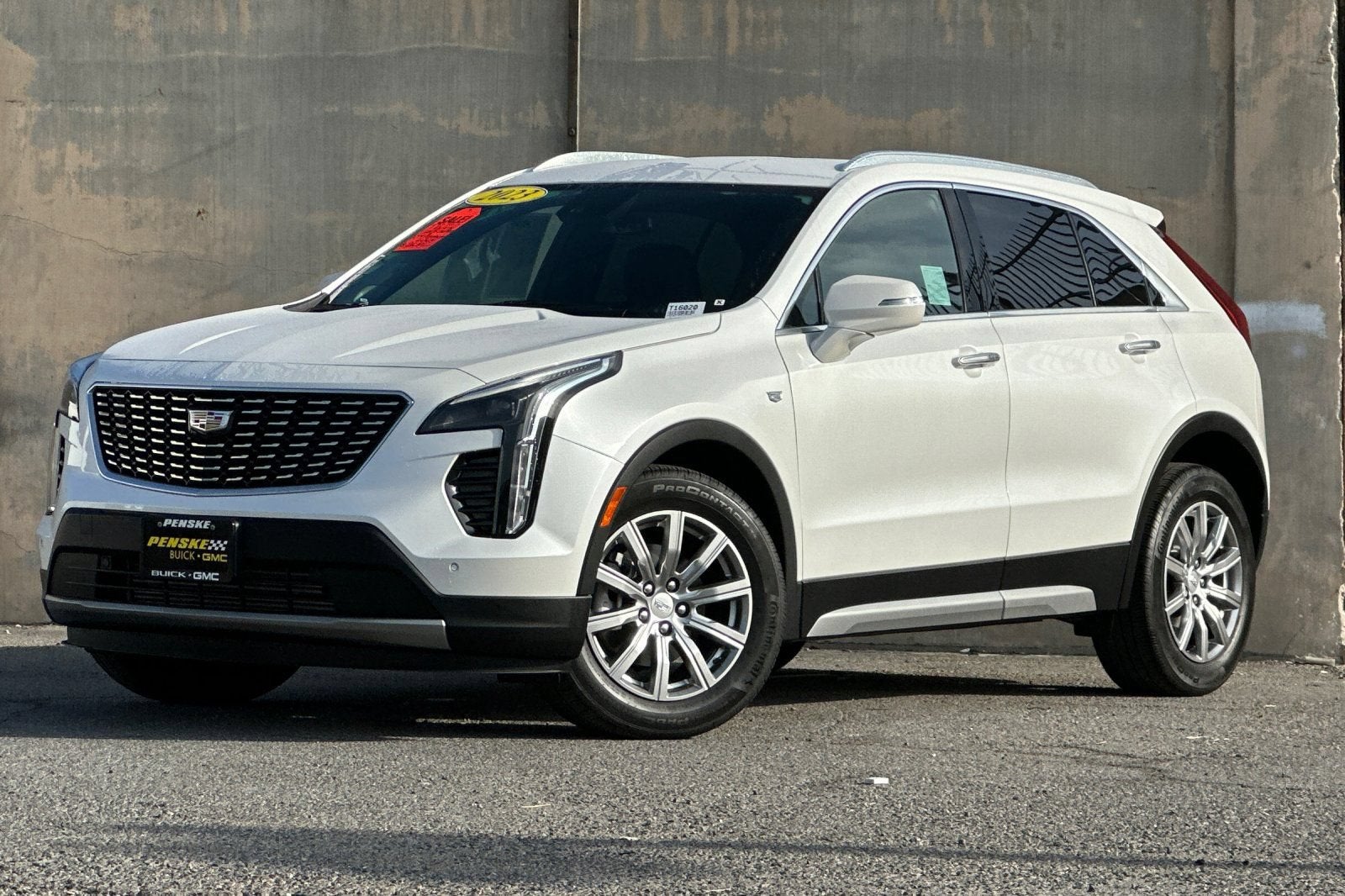 2023 Cadillac XT4 FWD Premium Luxury