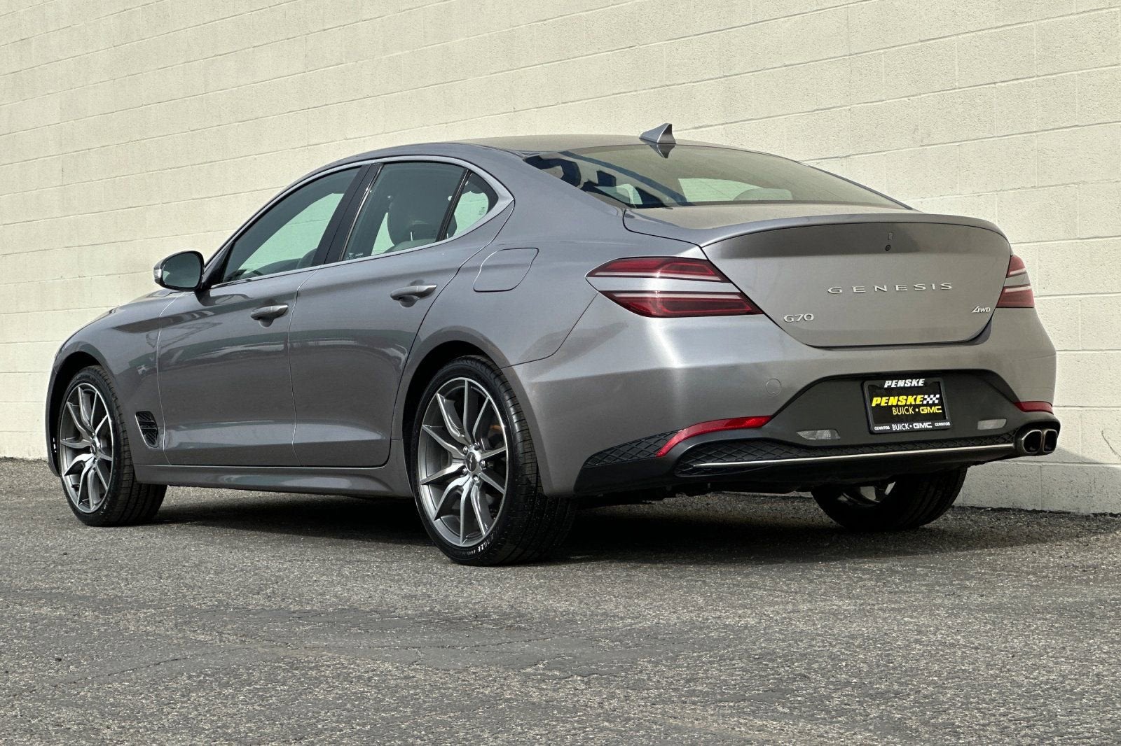 2023 Genesis G70 2.0T