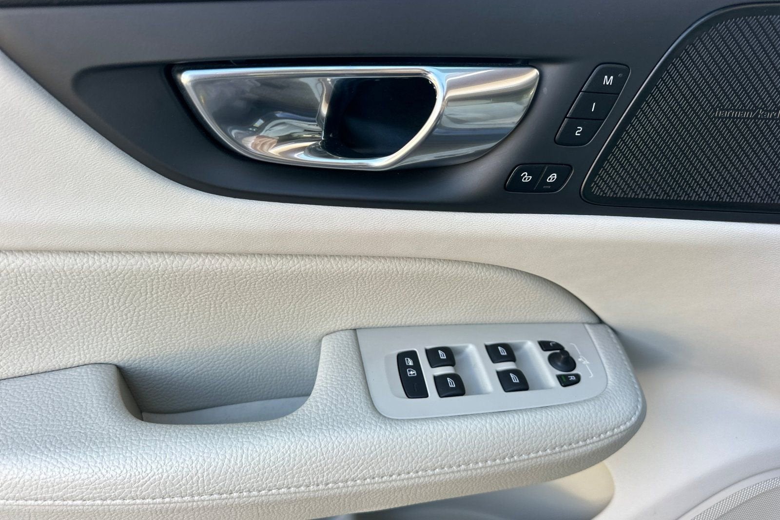 2022 Volvo V60 Cross Country T5