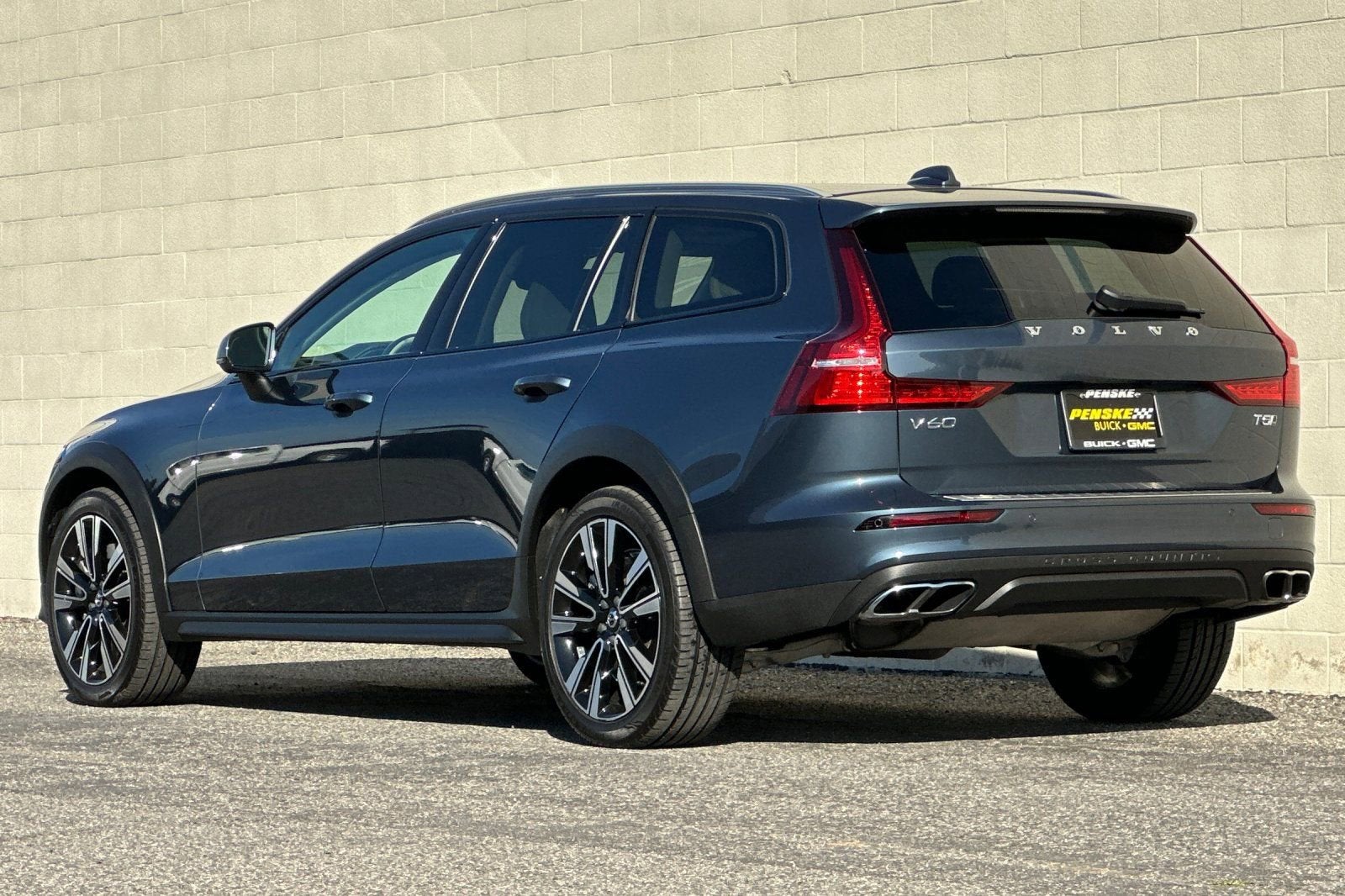 2022 Volvo V60 Cross Country T5