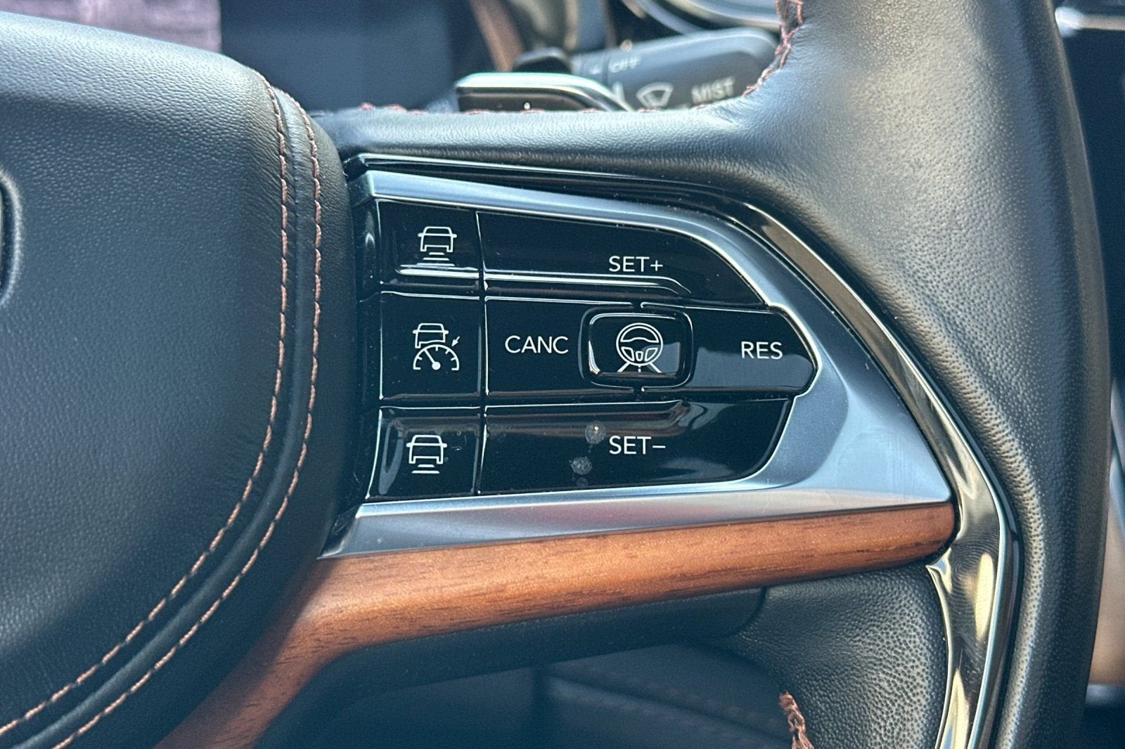 2023 Jeep Grand Cherokee L Summit Reserve