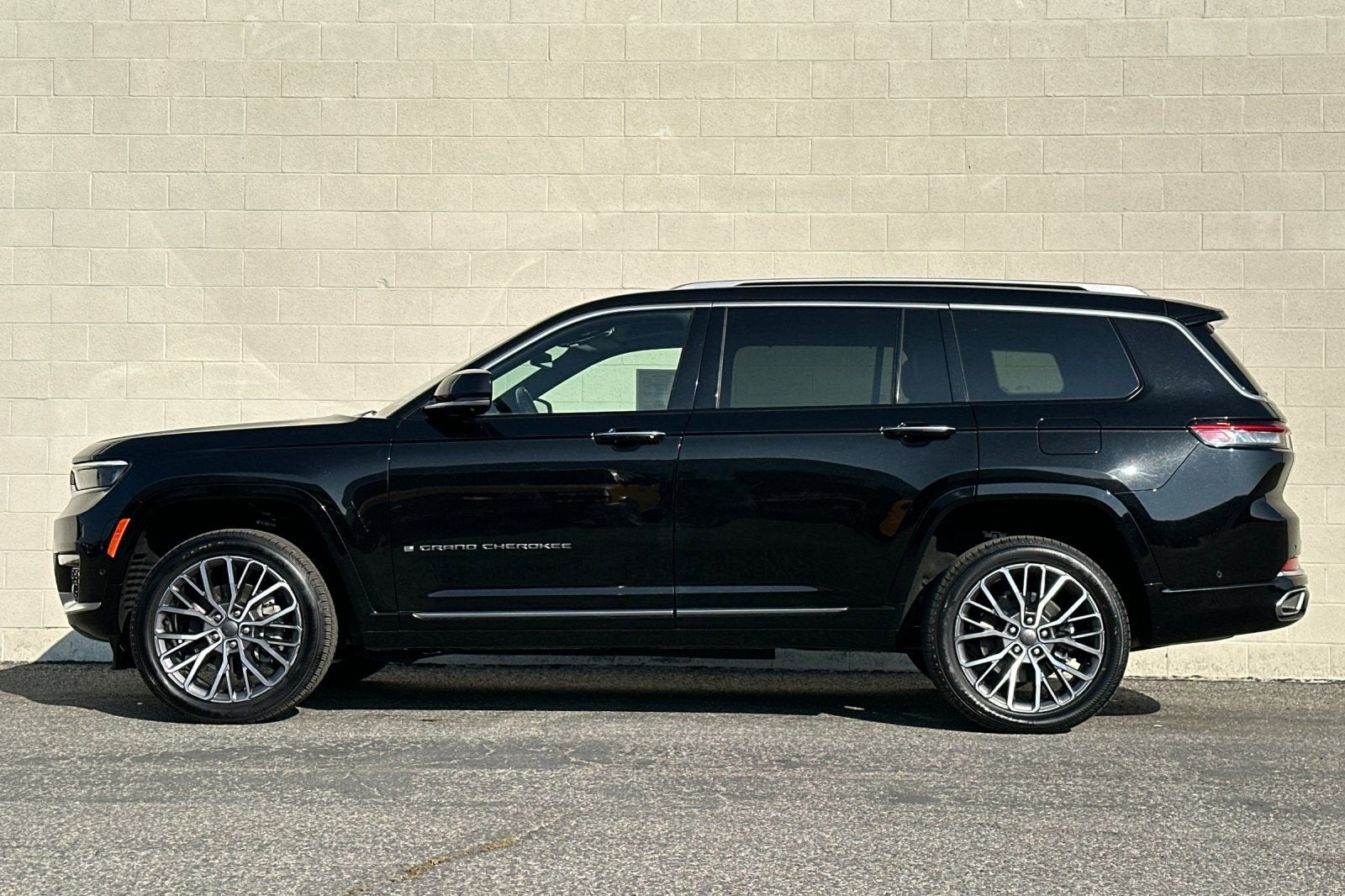 2023 Jeep Grand Cherokee L Summit Reserve