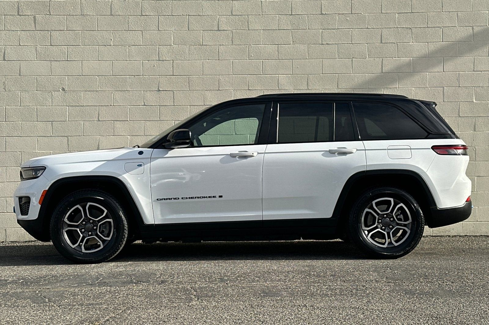 2023 Jeep Grand Cherokee 4xe Trailhawk