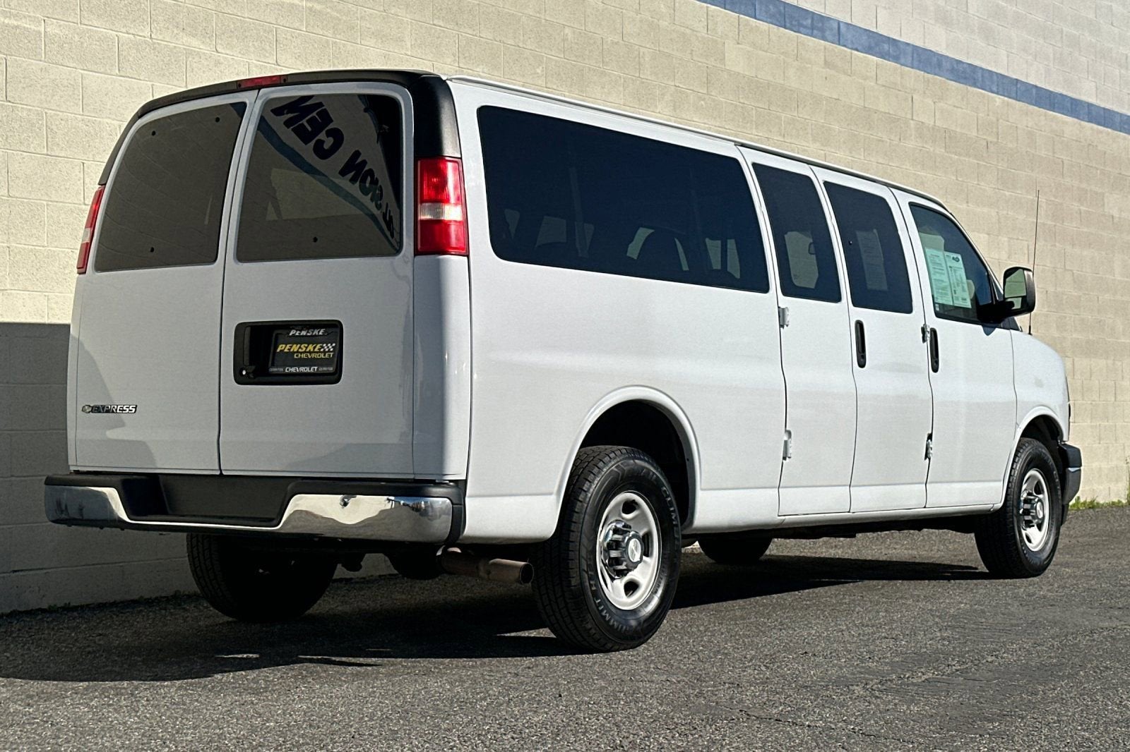 2019 Chevrolet Express Passenger 3500 LT