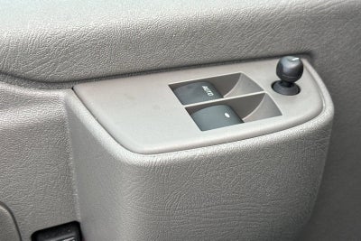 2025 Chevrolet Express Passenger 1LT