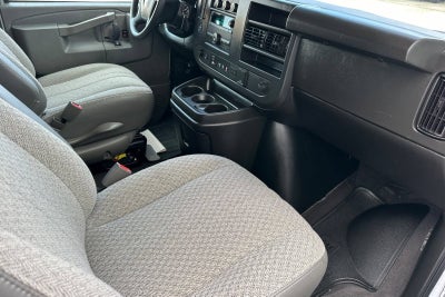 2025 Chevrolet Express Passenger 1LT