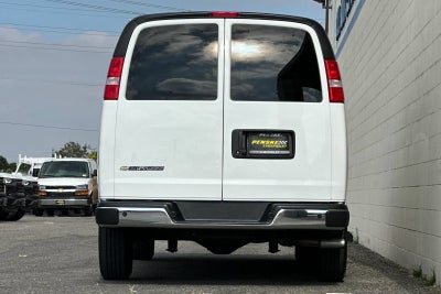 2025 Chevrolet Express Passenger 1LT