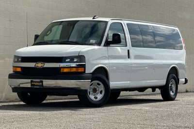 2025 Chevrolet Express Passenger 1LT