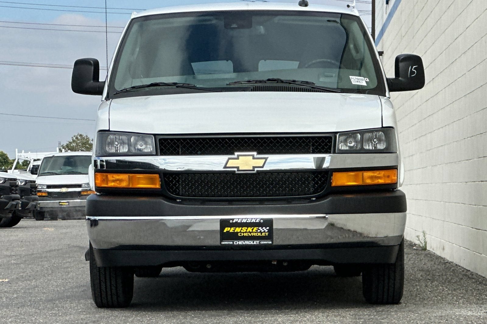 2025 Chevrolet Express Passenger 1LT