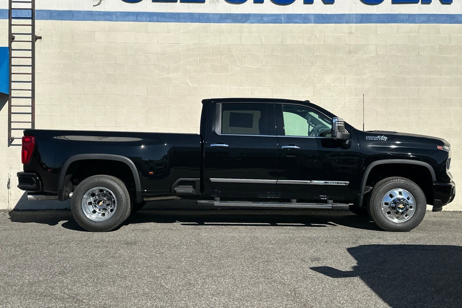 2026 Chevrolet Silverado 3500 HD High Country DRW