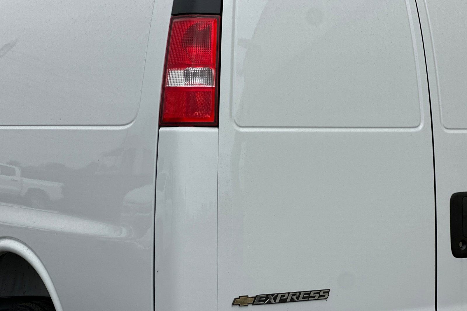2026 Chevrolet Express Cargo Work Van - Photo 28