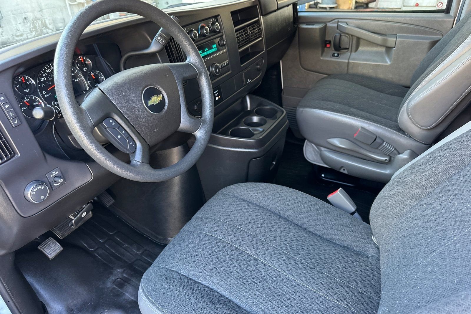 2024 Chevrolet Express Cargo 2500 WT