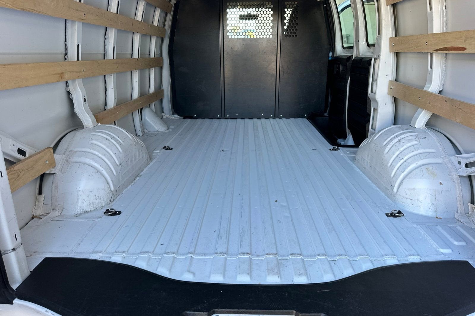 2024 Chevrolet Express Cargo 2500 WT